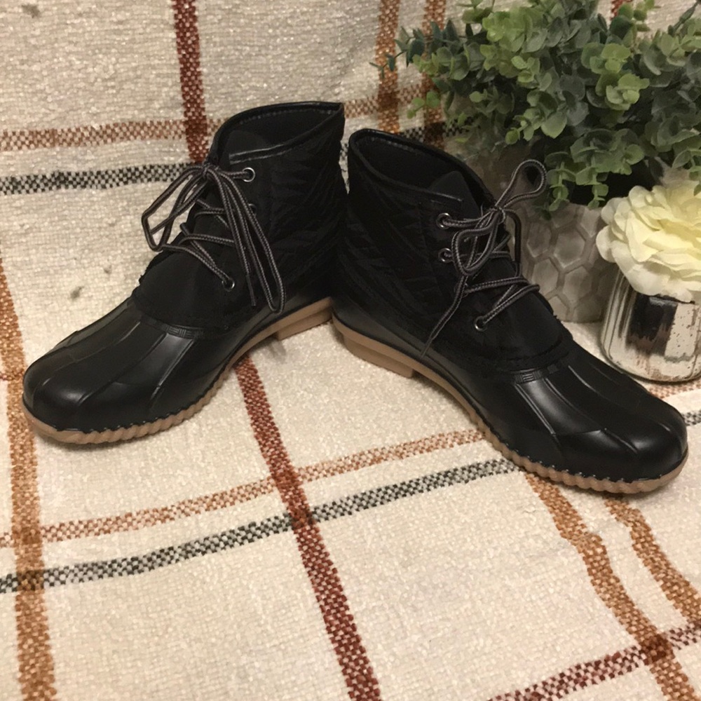 Cute Black Booties- Sz 8!